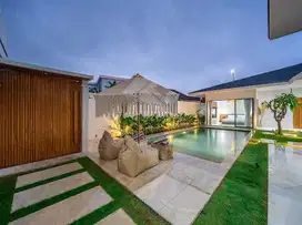 DiJual  Villa Mewah 2 Lantai di Jl.Raya Seminyak - Seminyak.