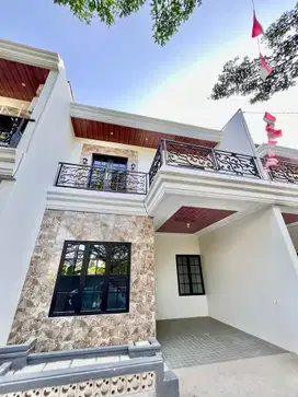 Rooftop Mewah & Dekat Tol, Rumah Classic Eropa Cibubur, Sisa 2 Unit!