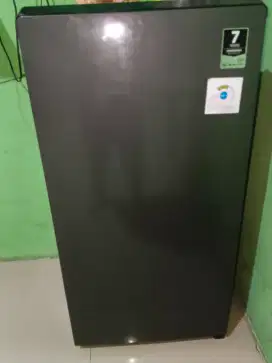 Kulkas 1 pintu merek aqua