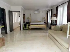 Rumah Cantik di Menteng Bintaro ada Kolam renang (1309 EA-RY)