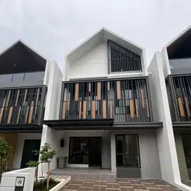 Rumah Baru di Cluster Strozzi, Gading serpong
