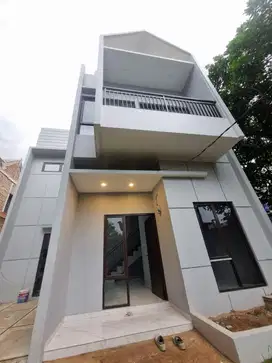 Dijual rumah di pinggir jalan raya Cilodong Depok Jawa Barat