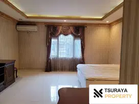 Dijual cepat rumah mewah di Taman Laguna Cibubur