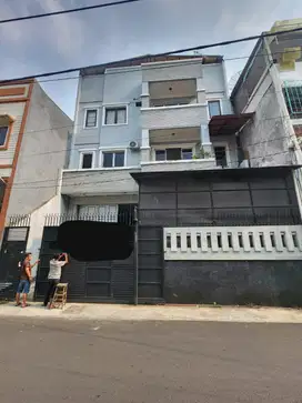 Dijual Rumah 4 Lantai Di Pademangan Jakarta Utara