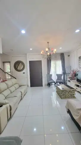 Rumah Furnished Sudah Renovasi  di Cluster Palm Spring JGC