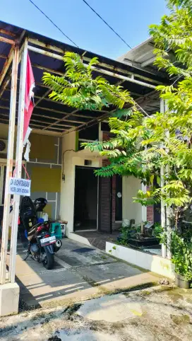 DISEWAKAN RUMAH