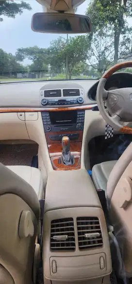 Mercedes-Benz E280 2007 Bensin