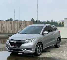 Honda HR-V 1.8 Prestige Automatic Tahun 2016 Silver Metalik