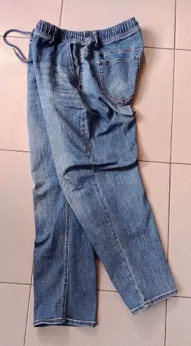 Celana Jeans pinggang karet