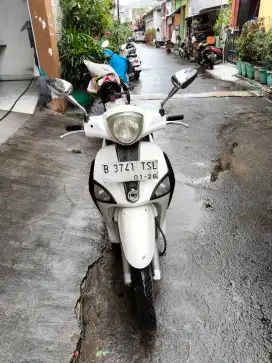 Piaggio Liberty tahun 2012 mesin halus pajak panjang