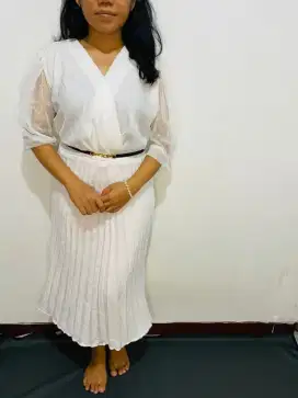 Dress putih maxi