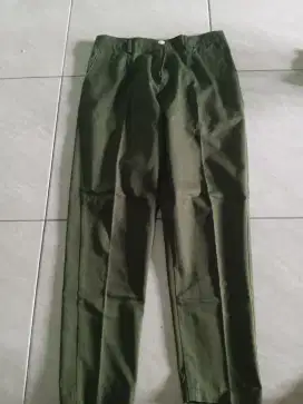 celana panjang hijau army
