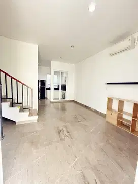 rumah JGC Cakung 2 Lantai Strategis bagus