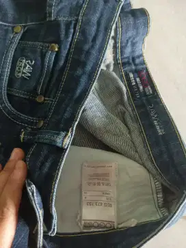 celana levis panjang