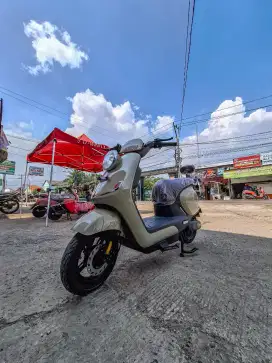 Sepeda Listrik Uwinfly T80 Cream - Original - Bergaransi Resmi