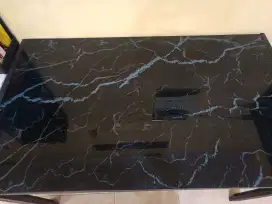 Meja makan aestetic