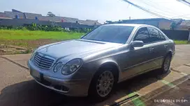 Mercedes-Benz E260 2005 Bensin