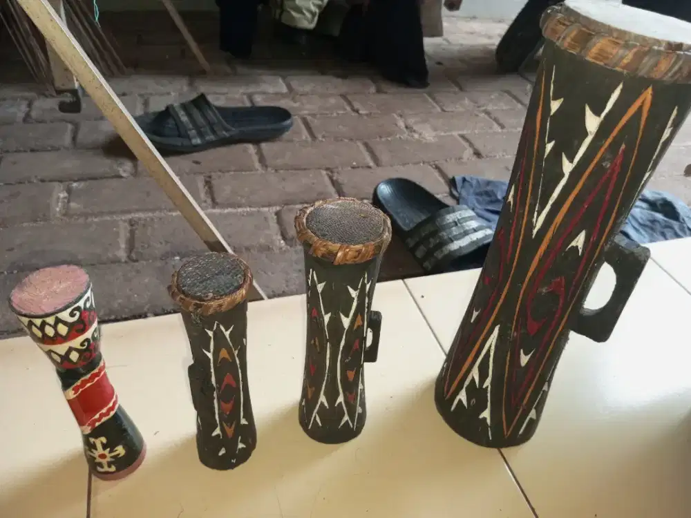 Gendang asli Kalimantan atau Borneo
