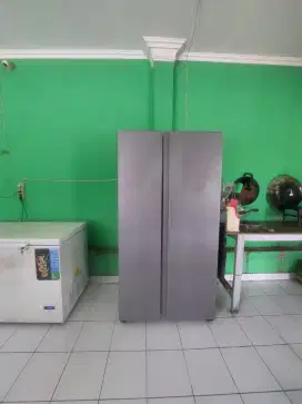Hisense 564L Kulkas Side By Side