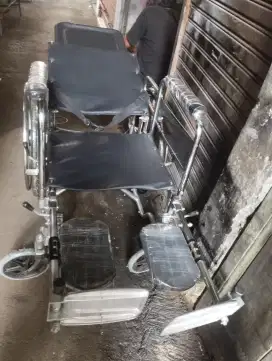 Kursi roda bekas bisa tidur kaki bisa slonjoran siap pakai