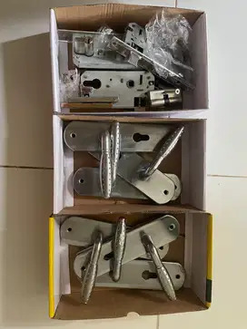 3 PASANG HANDLE DAN KUNCI PINTU