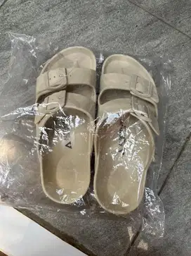 PRELOVED Sandal enteng & empuk