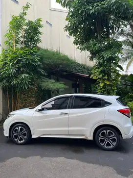 Honda HRV Putih Prestige 1.8 2017