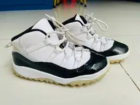 AIR JORDAN 11 RETRO KIDS