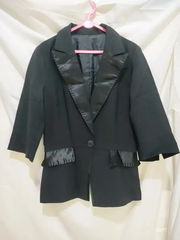 PRELOVED Blazer Wanita