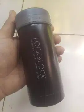 Tumbler Lock&Lock 200ml. Hot n cool, tahan seharian. Good condition.