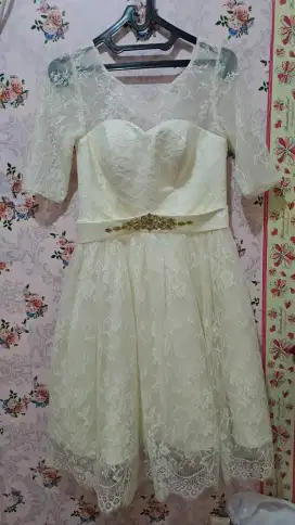 Gaun pesra size small