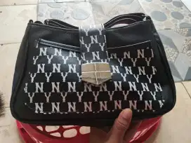 Tas slempang wanita