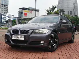 BMW 320i 2009 Bensin
