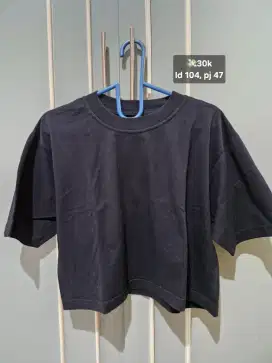 black crop top (kaos)