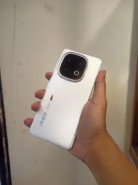 Jual Iqoo 13 16/512Gb Second Mulus Fullset Garansi Aktif Panjang