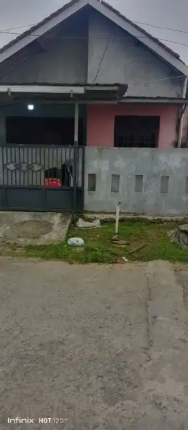 Dijual butuh rumah plus ruko siap isi
