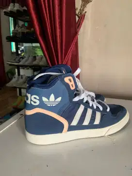 SEPATU ADIDAS LONG