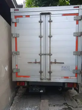 Dijual murah Isuzu traga box tinggi