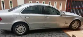 Mercedes-Benz E260 2005 Bensin