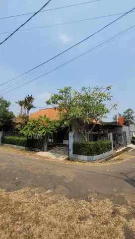 Rumah 1 lantai Adem Asri