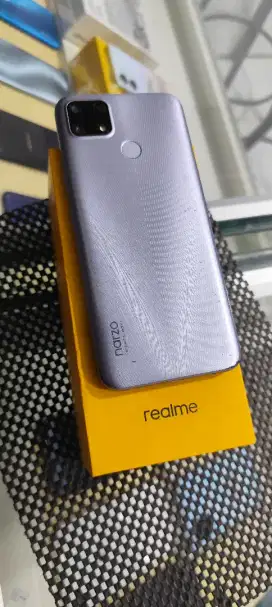 Realme narzo 20 ram 4/64 lengkap