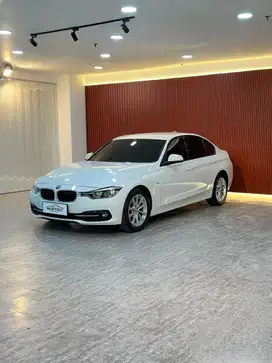 BMW 320i Sport CKD 2016 Odo 27 Ribu Record Antik Bergaransi 2 Tahun
