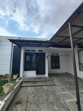 Dijual murah rumah nyaman dalam perumahan