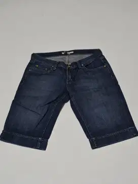 Celana Pendek Denim Blue Jeans Wanita Zara Basic