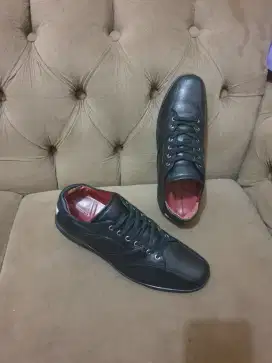 Mulus .authentic sepatu .sneakers bally size 41.5