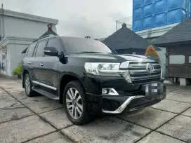 Toyota Land Cruiser VXR - V8 - Full Spec  - Th 2016 - Record Auto2000