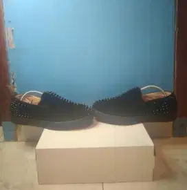 Jual cepat murah sepatu christian louboutin Roller-Boat slip on ori.