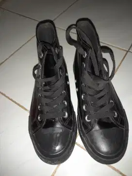 Sepatu Cardinal