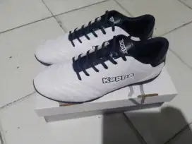 Sepatu futsal KAPPA size 42 / 27,7 cm