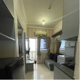 SEWA Apartemen Green Pramuka City Harga Murah di Atas Mall